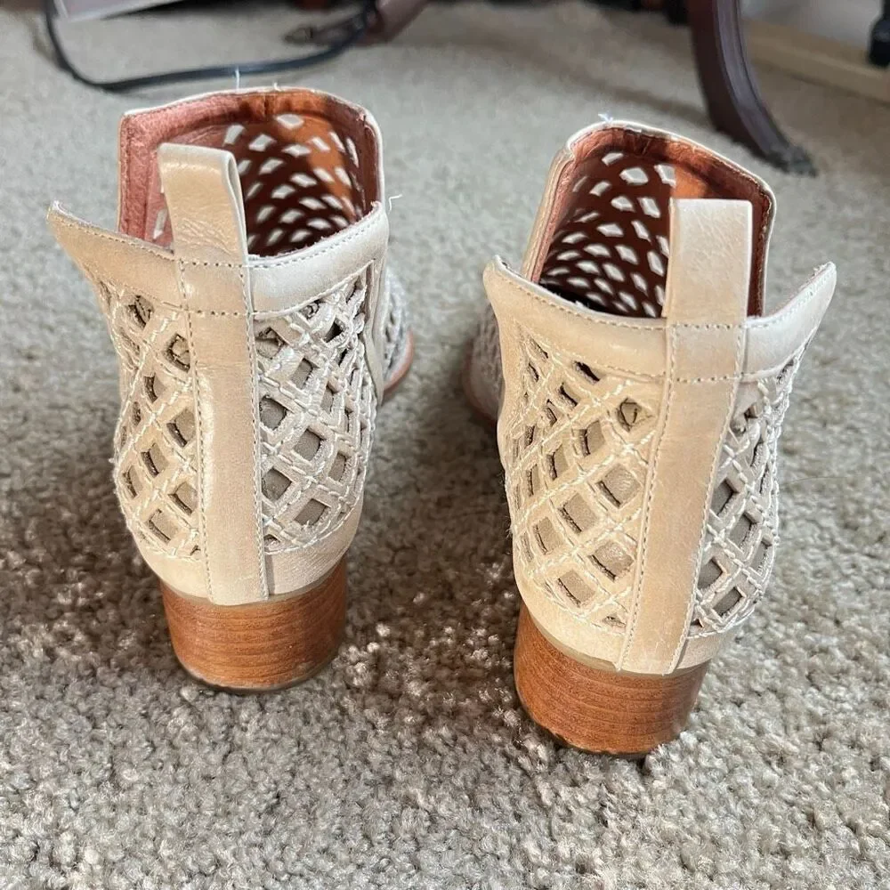 Jeffrey Campbell Taggart Open-Weave Leather Ankle Booties Beige Size 8